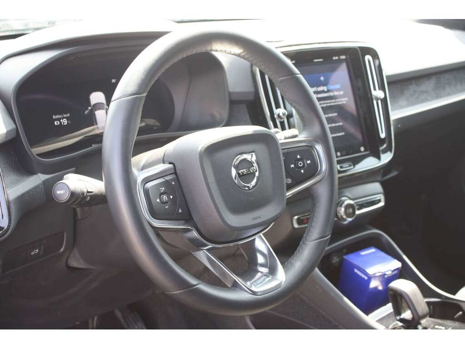 2024 Volvo XC40 Recharge Pure Electric Core-11