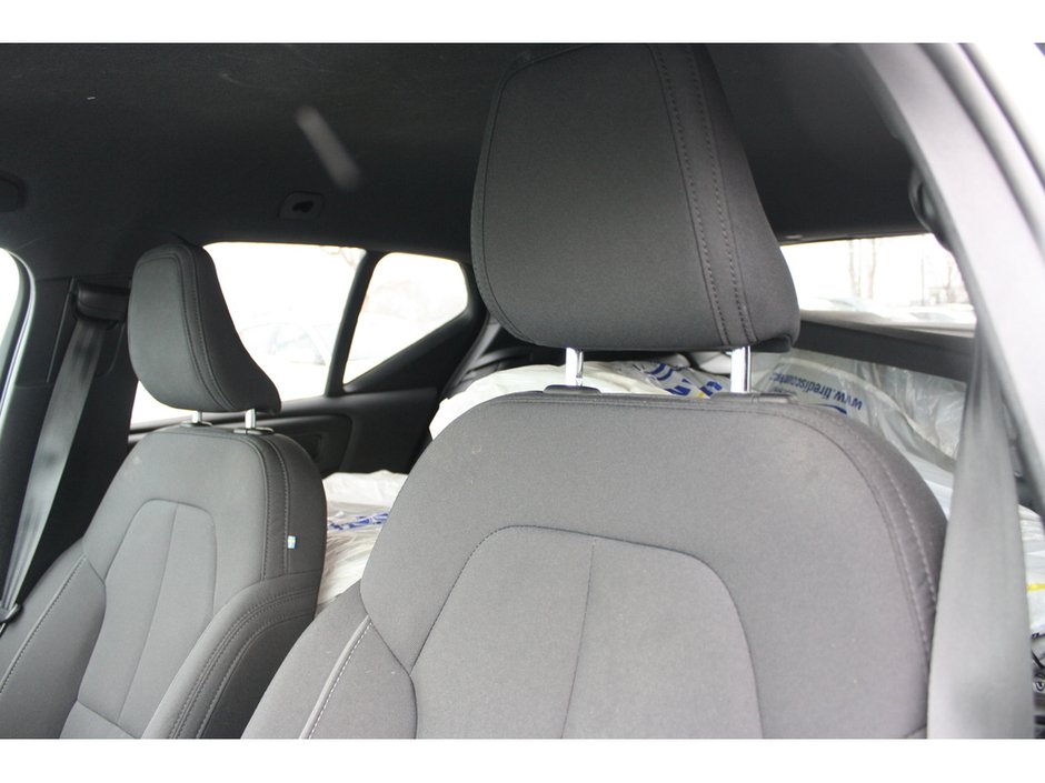 2024 Volvo XC40 Recharge Pure Electric Core-10