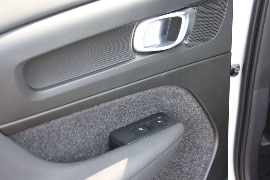 2024 Volvo XC40 Recharge Pure Electric Core-7