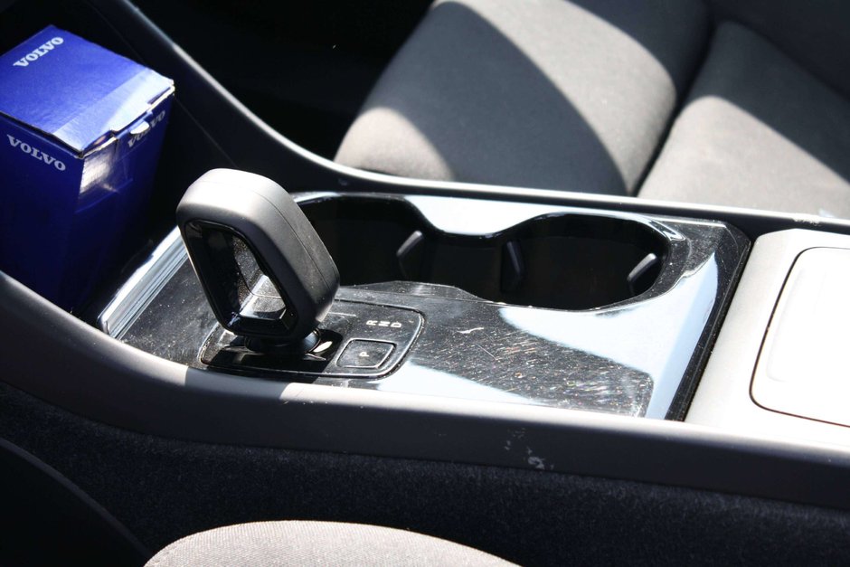 2024 Volvo XC40 Recharge Pure Electric Core-12