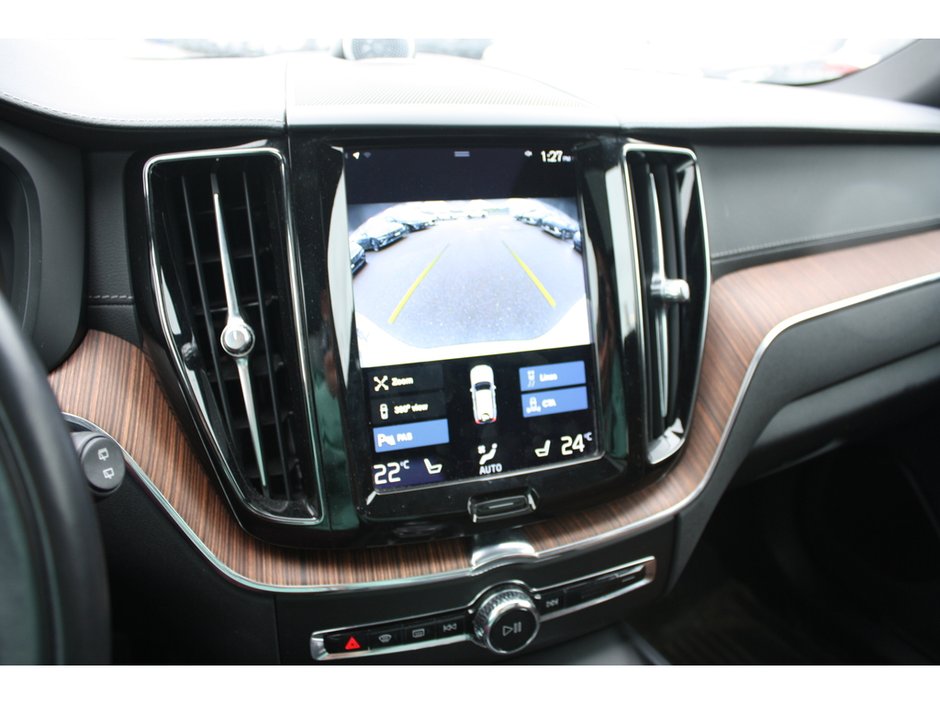 2021 Volvo XC60 Recharge Plug-In Hybrid T8 Inscription-16