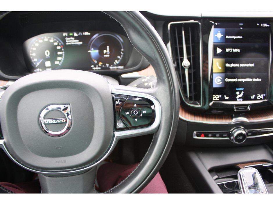 2021 Volvo XC60 Recharge Plug-In Hybrid T8 Inscription-14