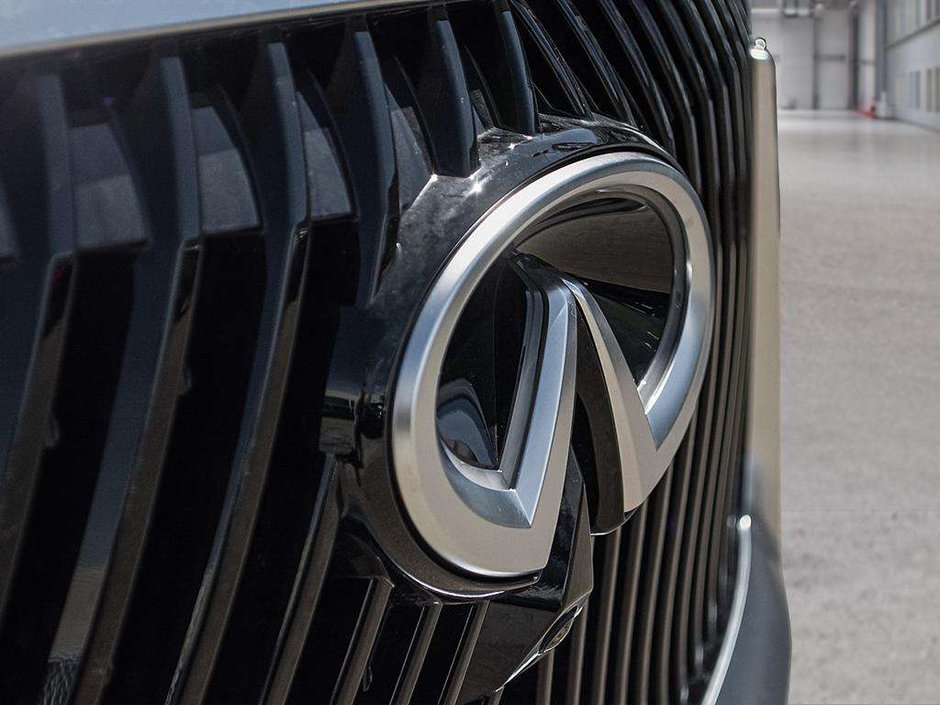 2027 Infiniti QX60 Luxe-8