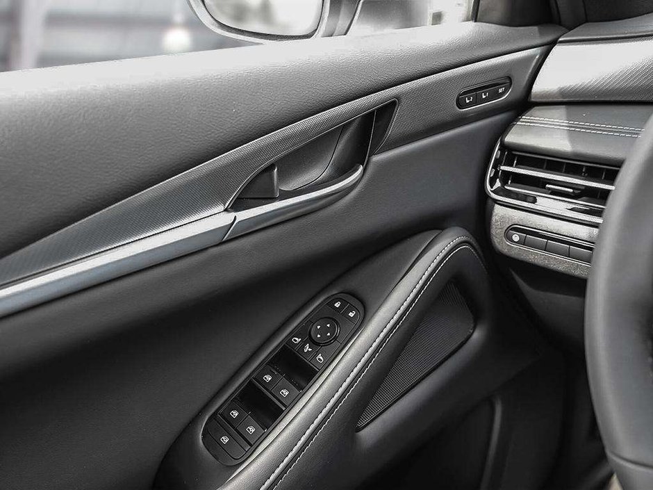 2027 Infiniti QX65 Luxe-15