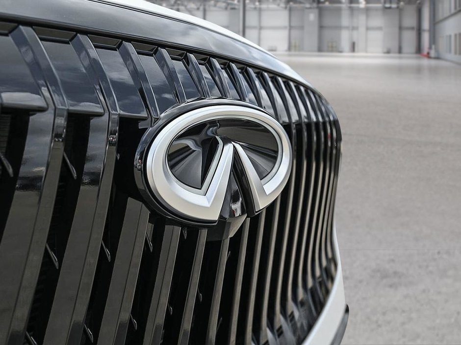 2027 Infiniti QX65 Luxe-8