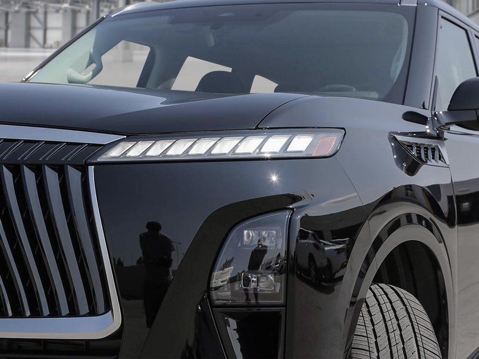 2025 Infiniti QX80 SENSORY-9