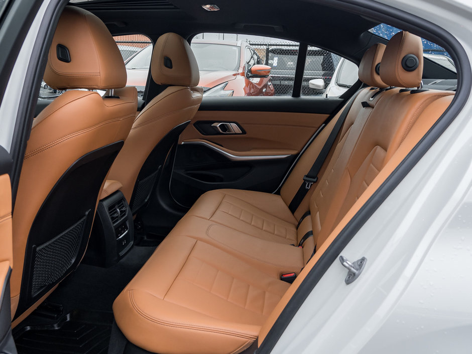 2021 BMW 3 Series 330i xDrive-21