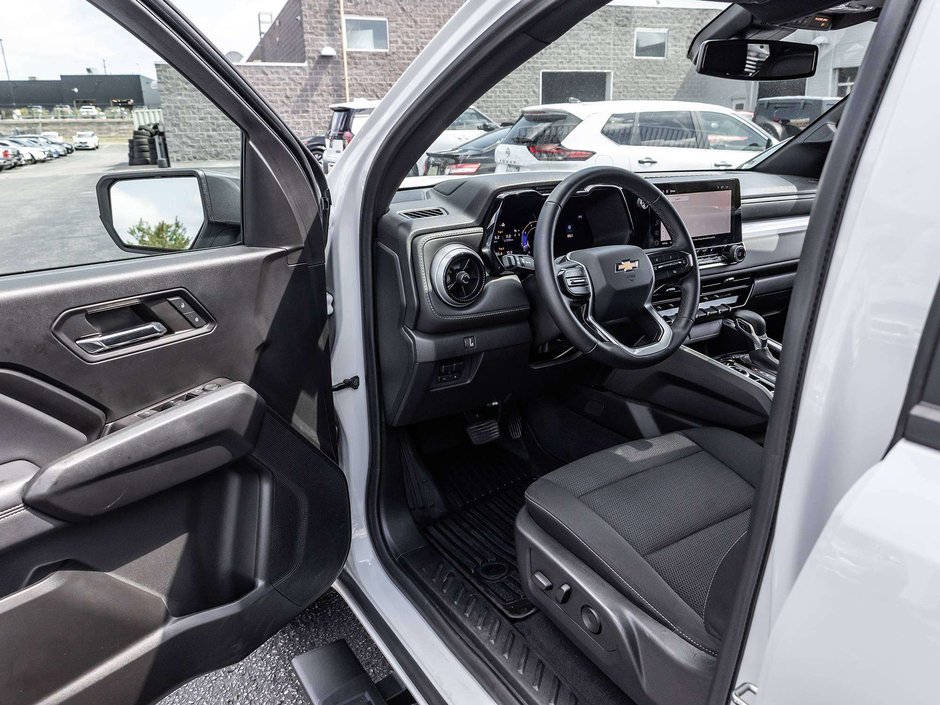 2024 Chevrolet Colorado LT-8