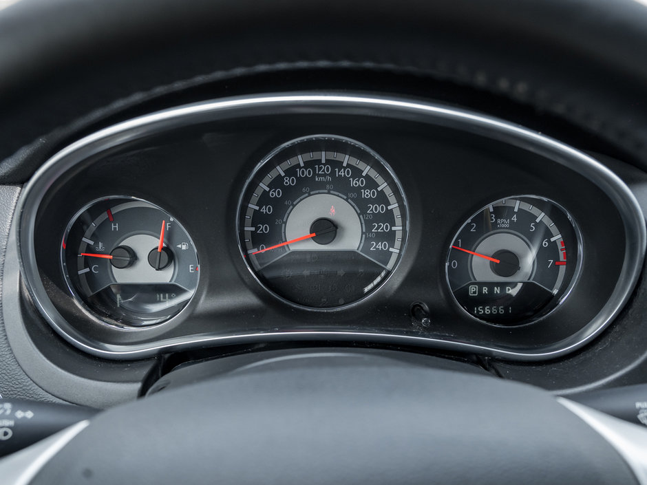 2012 Chrysler 200 Touring-10