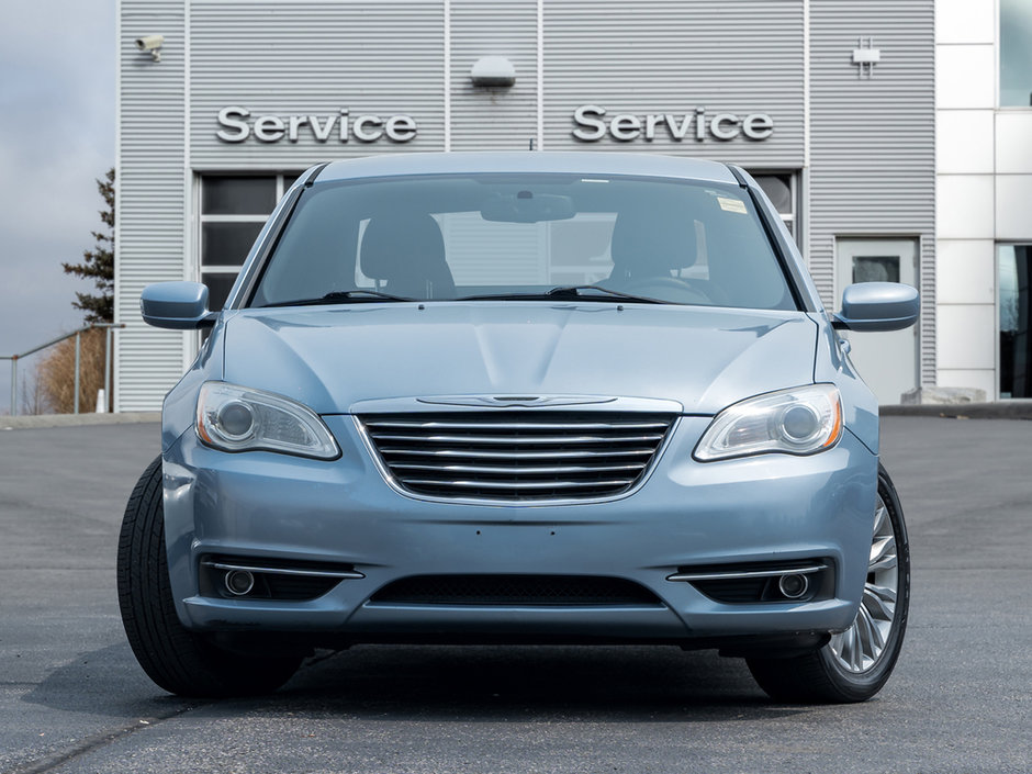2012 Chrysler 200 Touring-1