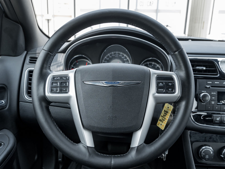 2012 Chrysler 200 Touring-7