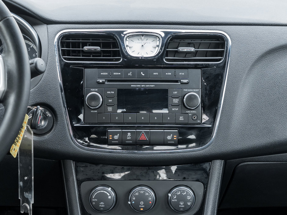 2012 Chrysler 200 Touring-20