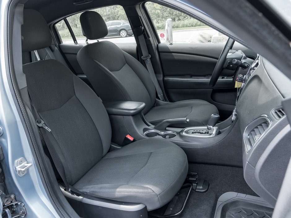 2012 Chrysler 200 Touring-17