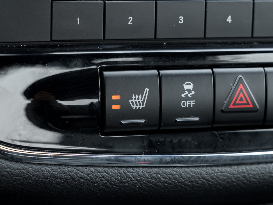 2012 Chrysler 200 Touring-15