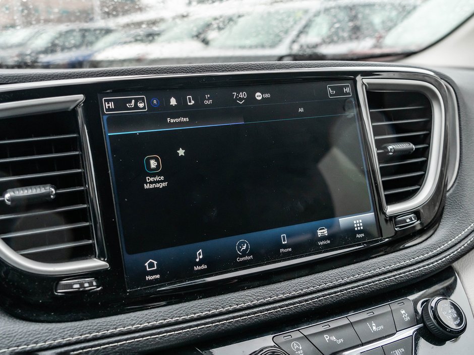 2023 Chrysler Pacifica Touring-L-20