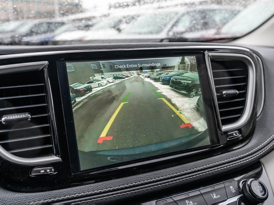 2023 Chrysler Pacifica Touring-L-11