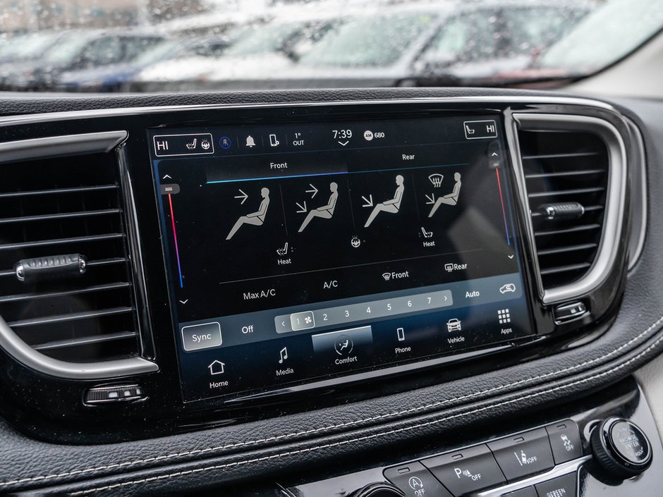 2023 Chrysler Pacifica Touring-L-19