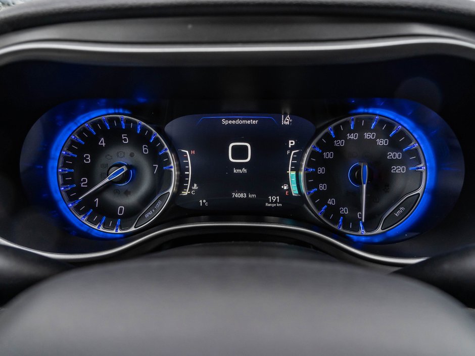 2023 Chrysler Pacifica Touring-L-9