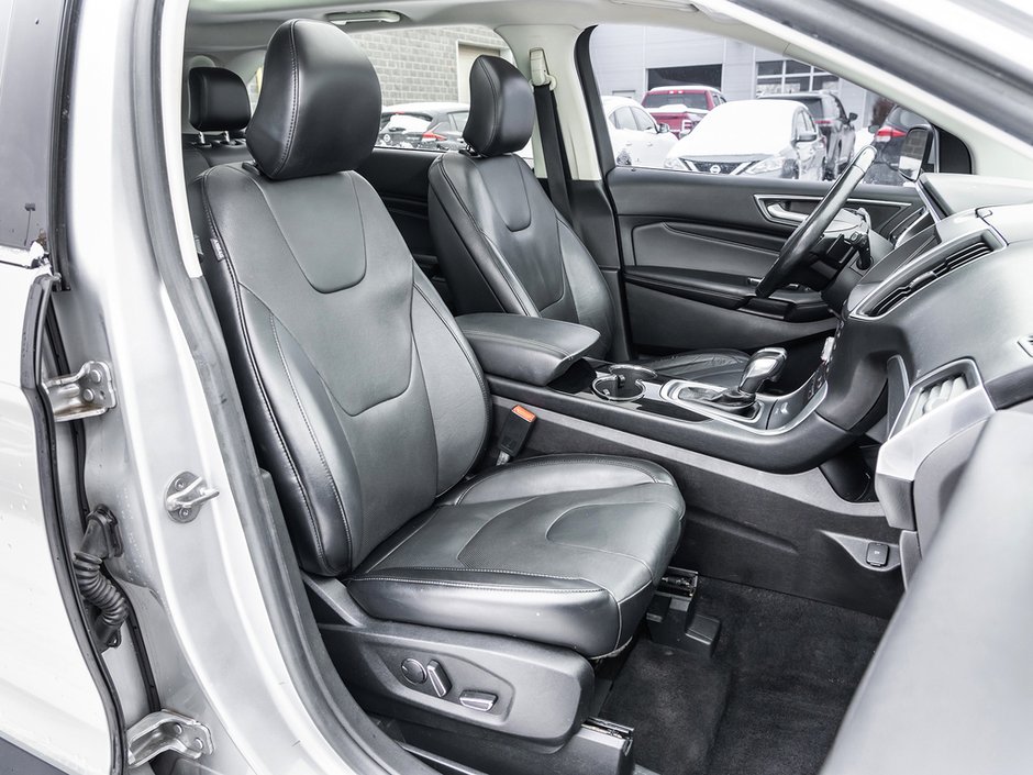 2017 Ford Edge Titanium-24