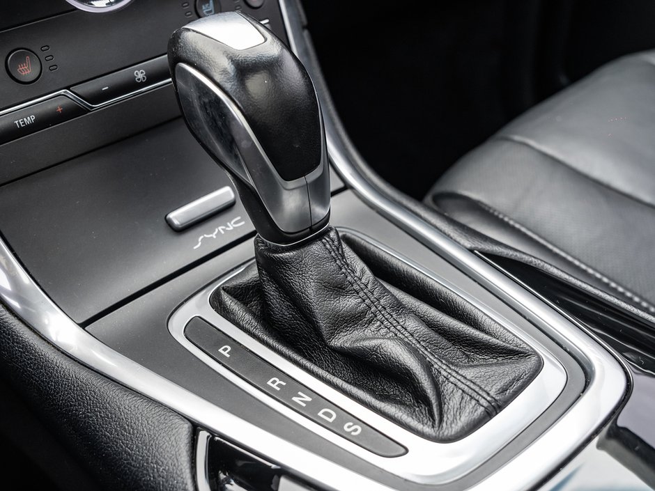 2017 Ford Edge Titanium-16