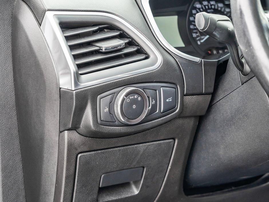 2017 Ford Edge Titanium-14