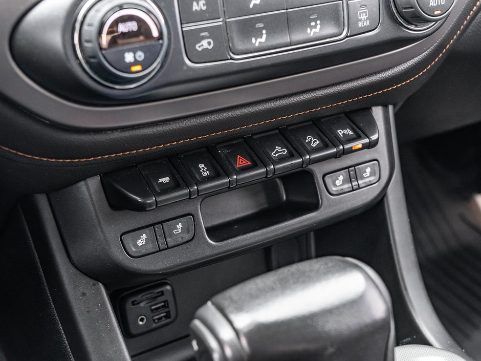 2021 GMC Canyon AT4 w/Leather-16