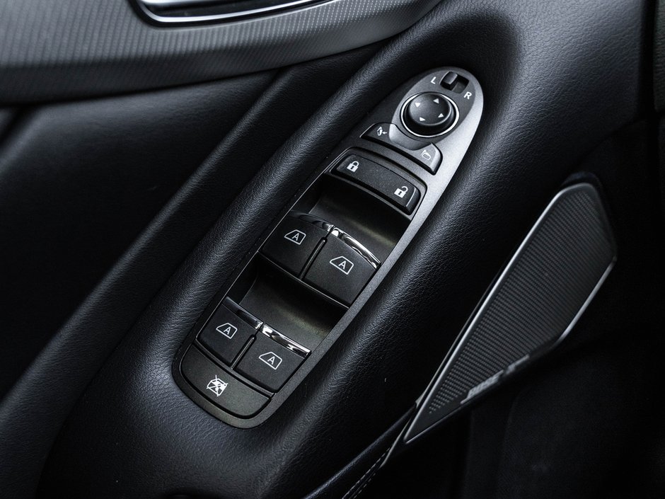 2023 Infiniti Q50 LUXE-13