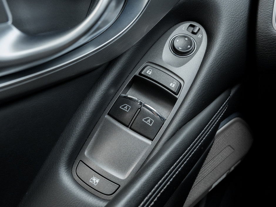 2017 Infiniti Q60 3.0t AWD-18