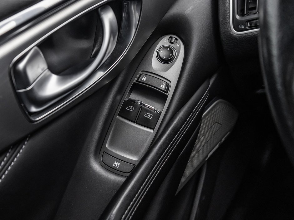 2017 Infiniti Q60 3.0t AWD-11