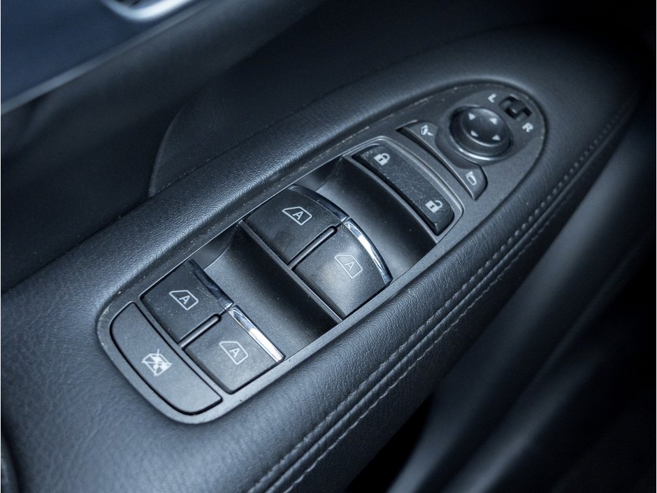 2019 Infiniti Q70 3.7 LUXE-13