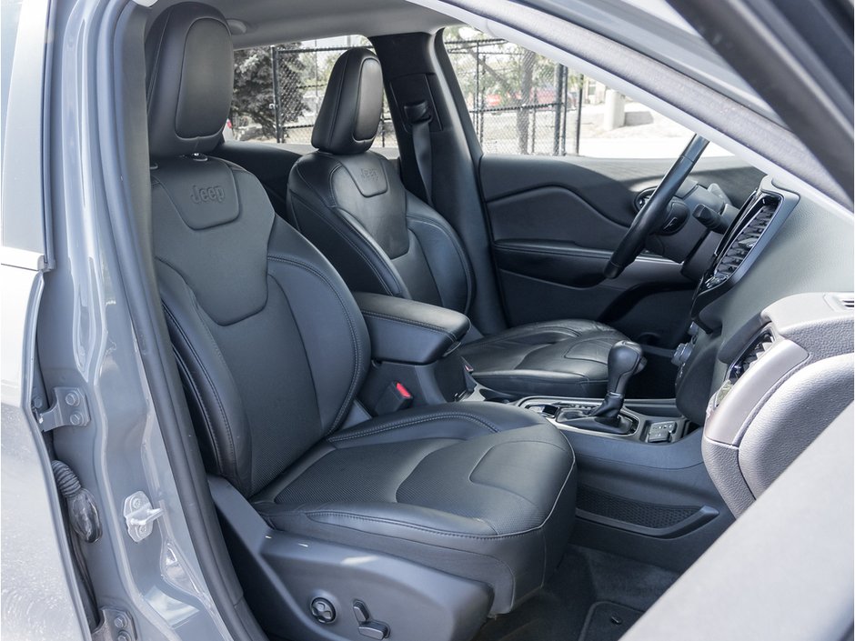 2019 Jeep Cherokee Limited-20