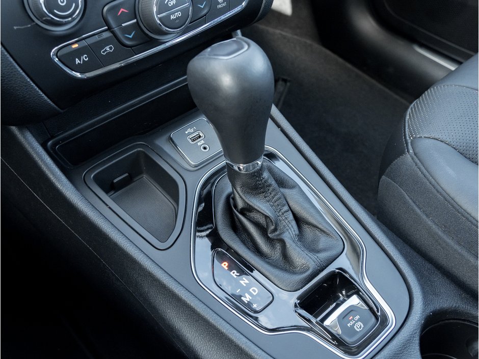 2019 Jeep Cherokee Limited-15