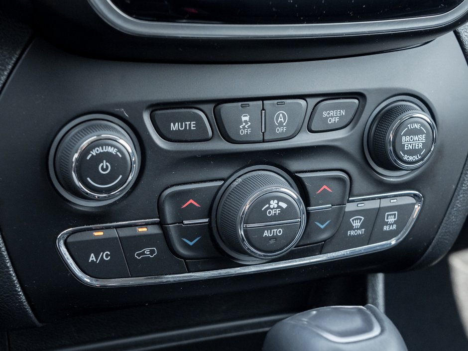 2020 Jeep Cherokee Limited-16