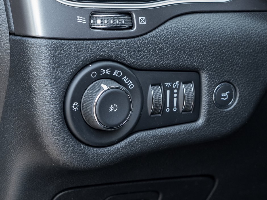 2020 Jeep Cherokee Limited-14