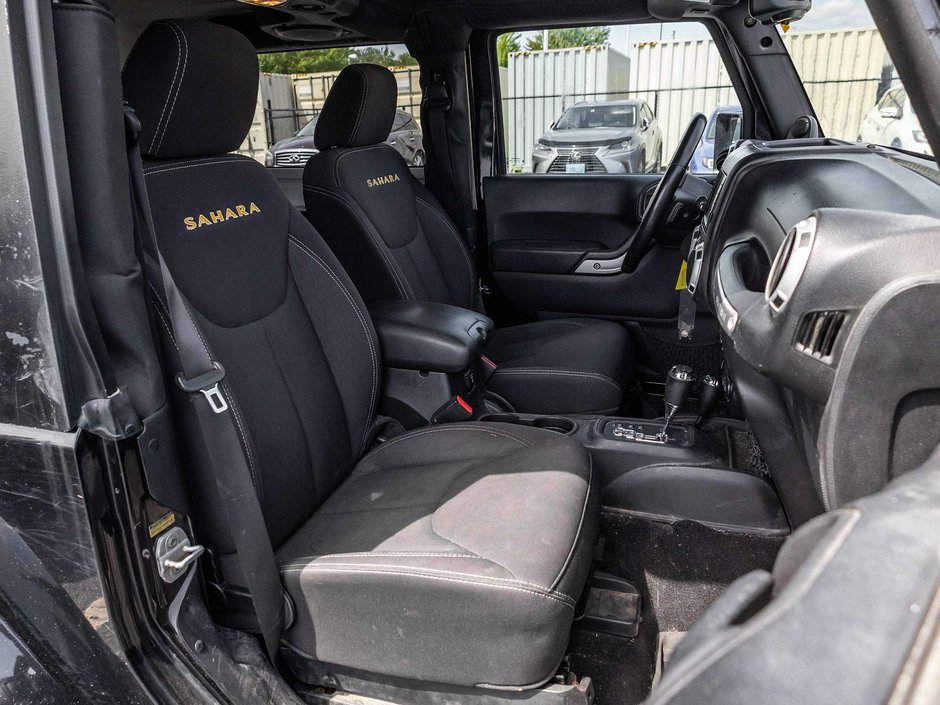2014 Jeep Wrangler Sahara-20