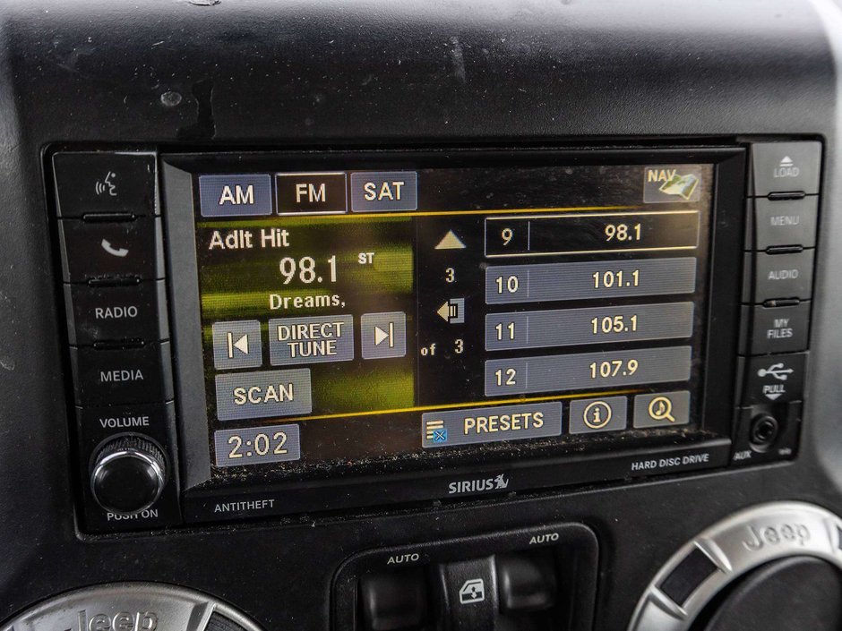 2014 Jeep Wrangler Sahara-19