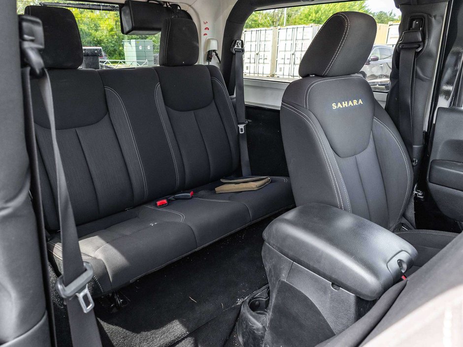 2014 Jeep Wrangler Sahara-23