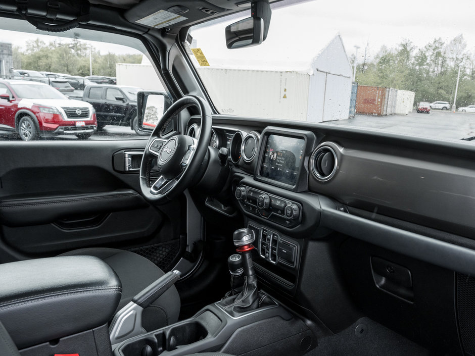 2018 Jeep Wrangler Unlimited Sahara-23