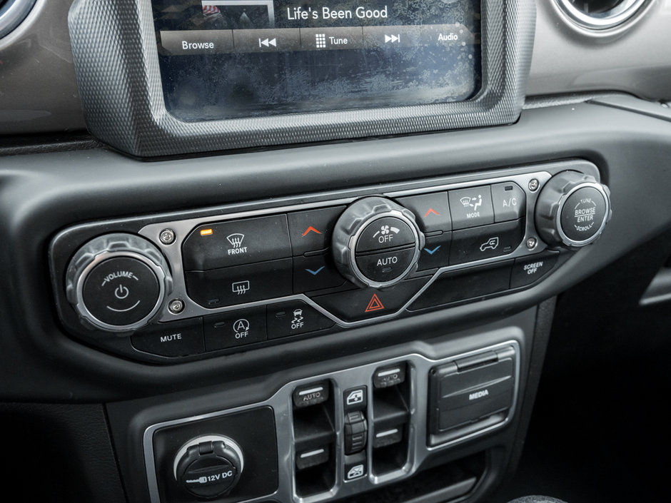2018 Jeep Wrangler Unlimited Sahara-19