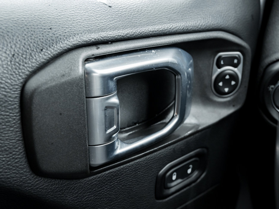 2018 Jeep Wrangler Unlimited Sahara-14