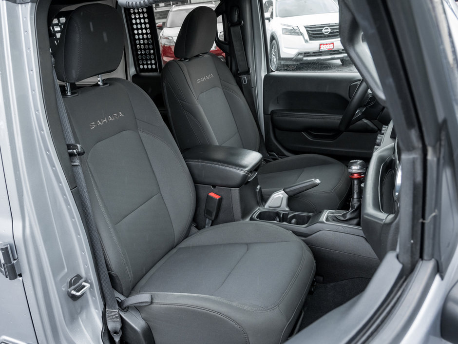 2018 Jeep Wrangler Unlimited Sahara-21