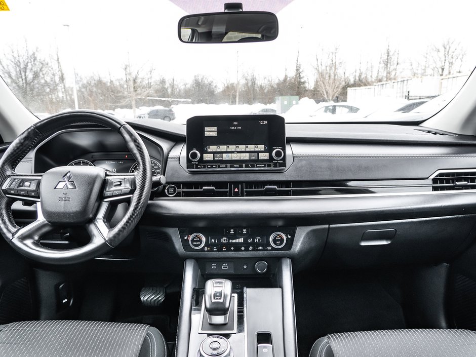 2024 Mitsubishi Outlander SE-26