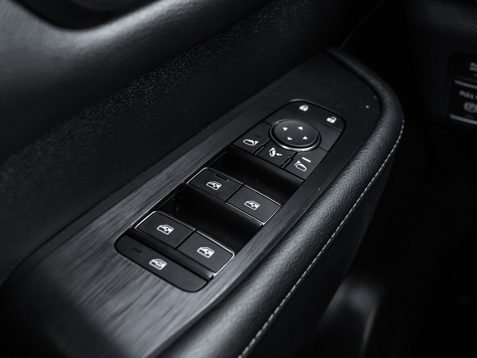 2025 Nissan Armada Platinum-18