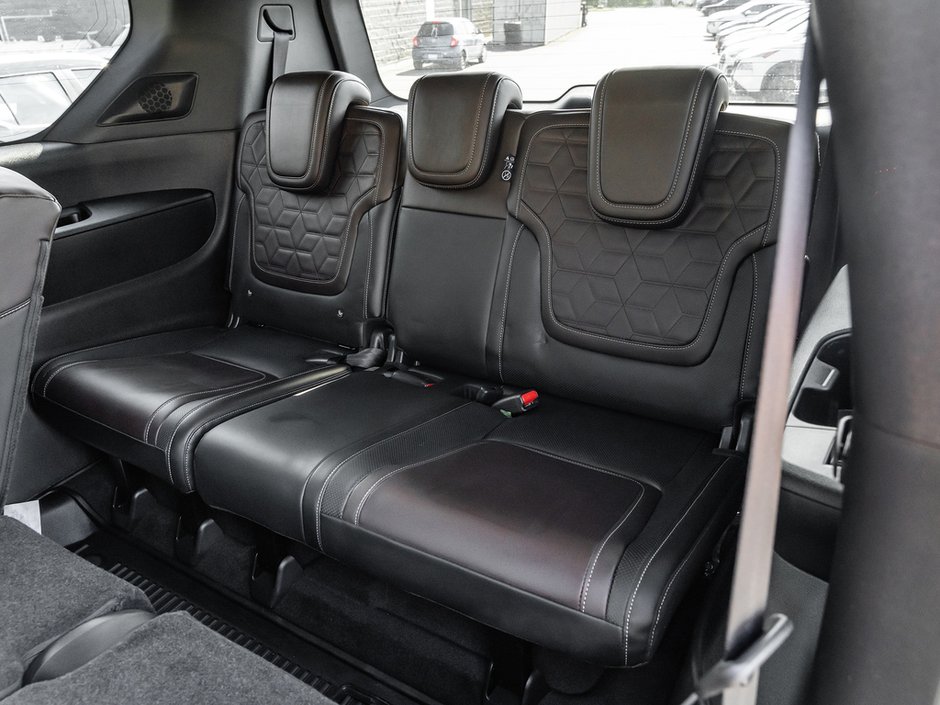 2025 Nissan Armada Platinum-31