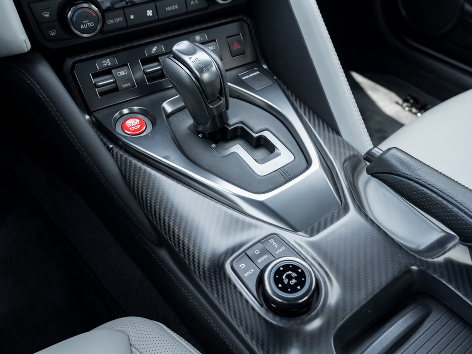2023 Nissan GT-R Premium-14