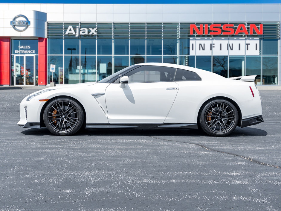 2023 Nissan GT-R Premium-2