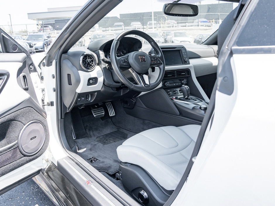 2023 Nissan GT-R Premium-6