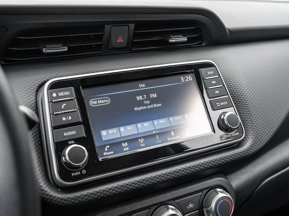 2025 Nissan Kicks Play S-17