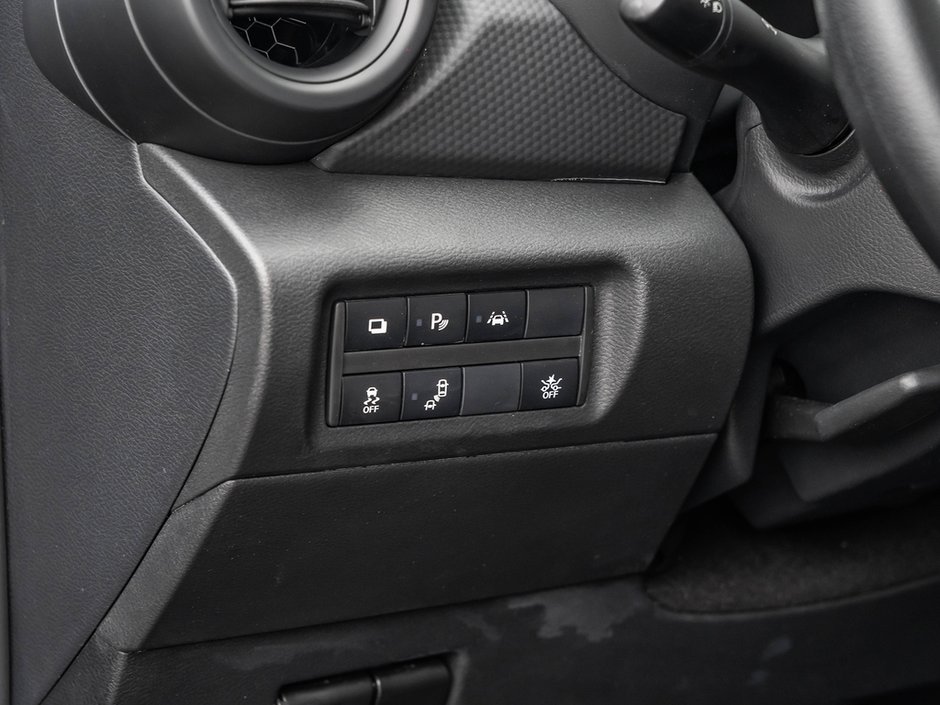 2025 Nissan Kicks Play S-13