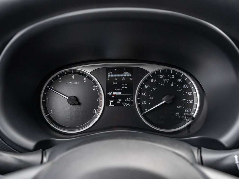 2025 Nissan Kicks Play S-9